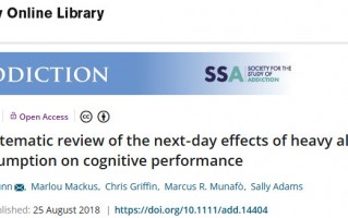 科学研究表明，宿醉的人即使第二天酒醒了，反应力、记忆力也只有不喝酒时的一半