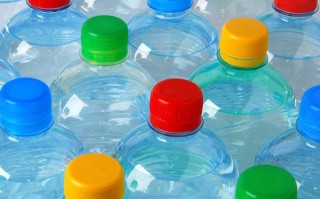 经常使用塑料制品，或增加心血管疾病风险